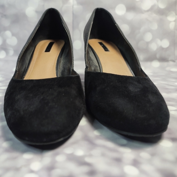 Tahari EUC Black Leather Suede Closed Toe Wedges - Picture 4 of 12